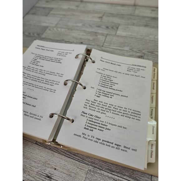 Lovin' Dutch Ovens 3 Ring Binder Cookbook 1991 Vintage by Joan S Larsen Recipes - Picture 6 of 14